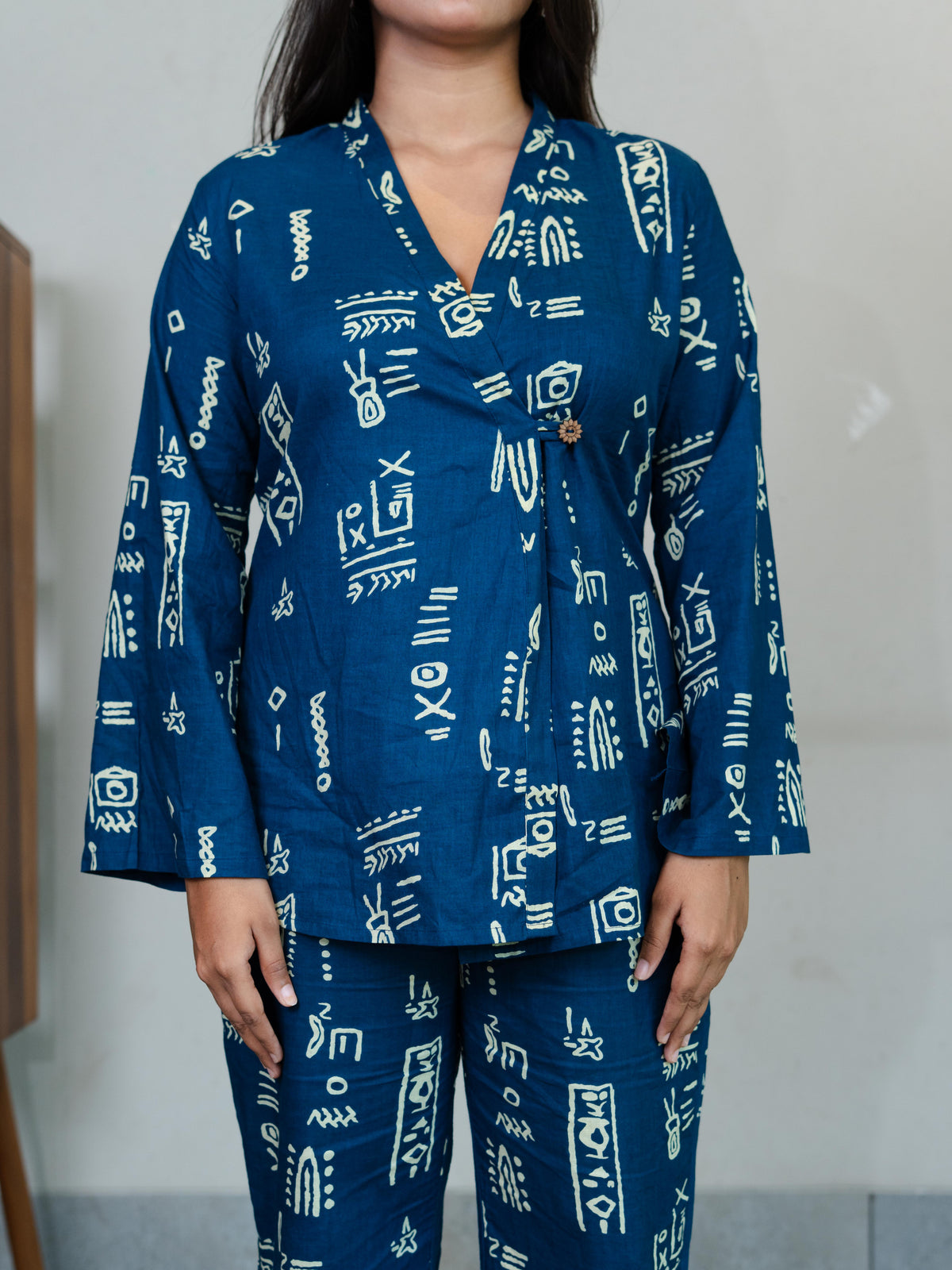 Women's Ethnic Printed Co-Ord Set with V-Neck Top & Straight-Fit Pants