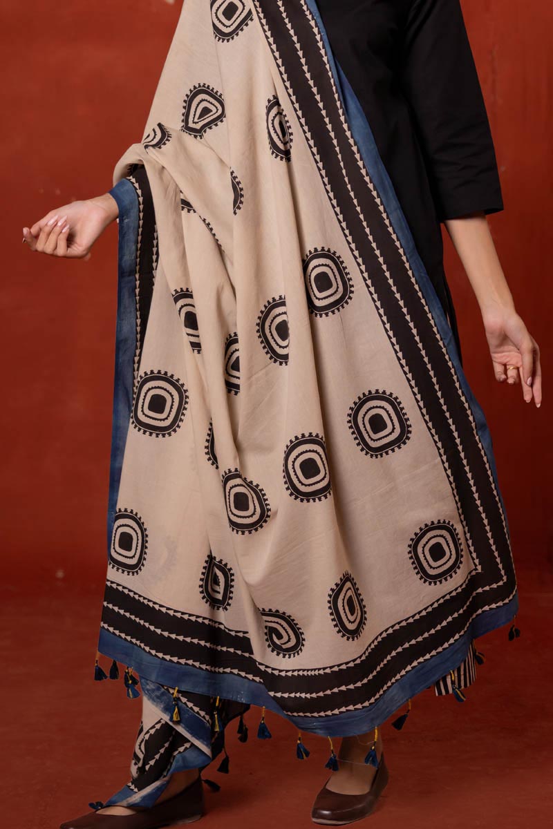 Set of 3 - Kurta, Dupatta & Culotte - Asa 08