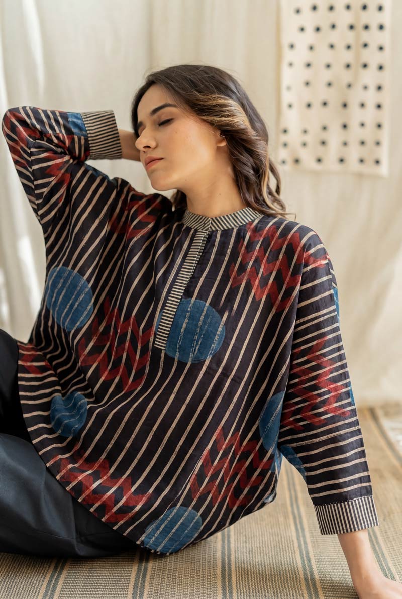 Freesize Anti-fit Top - Black Playful Geometry