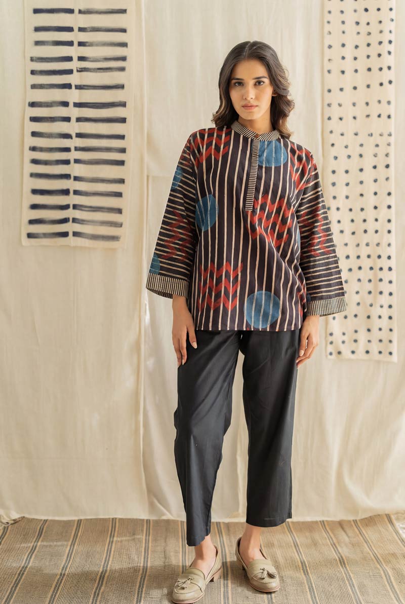 Freesize Anti-fit Top - Black Playful Geometry