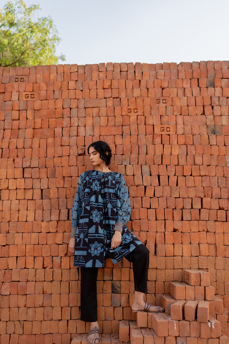 Short Navi Pintuck Kurta - Black