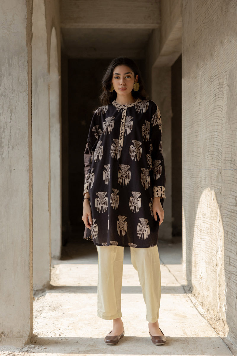 Stay in Tunic - Yana